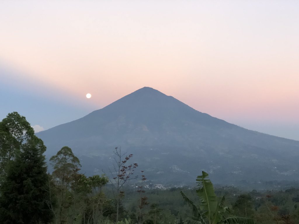 garut indonesia tourism Garut liburan panorama alam menyuguhkan